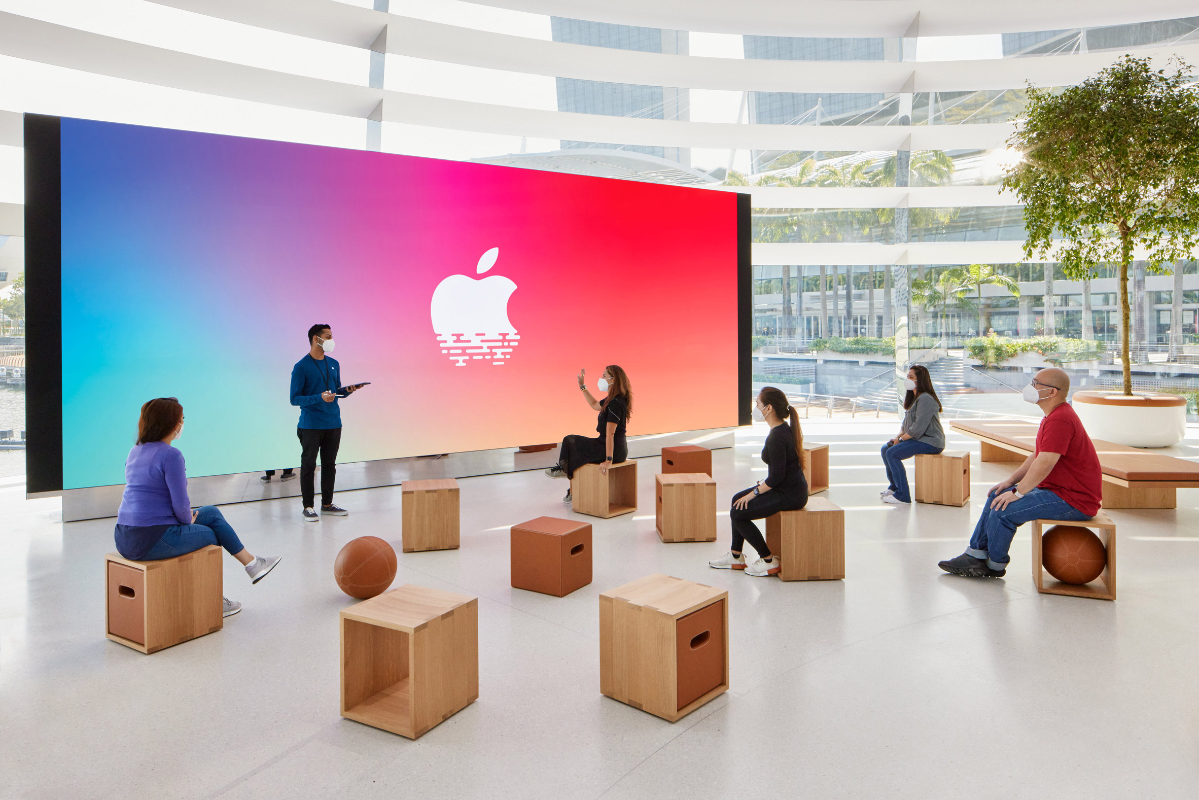 floating marina bay sands store apple
